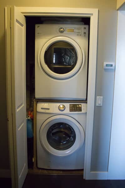 Regina Furnished Housing - Strathmore Suite 206 - Laundry