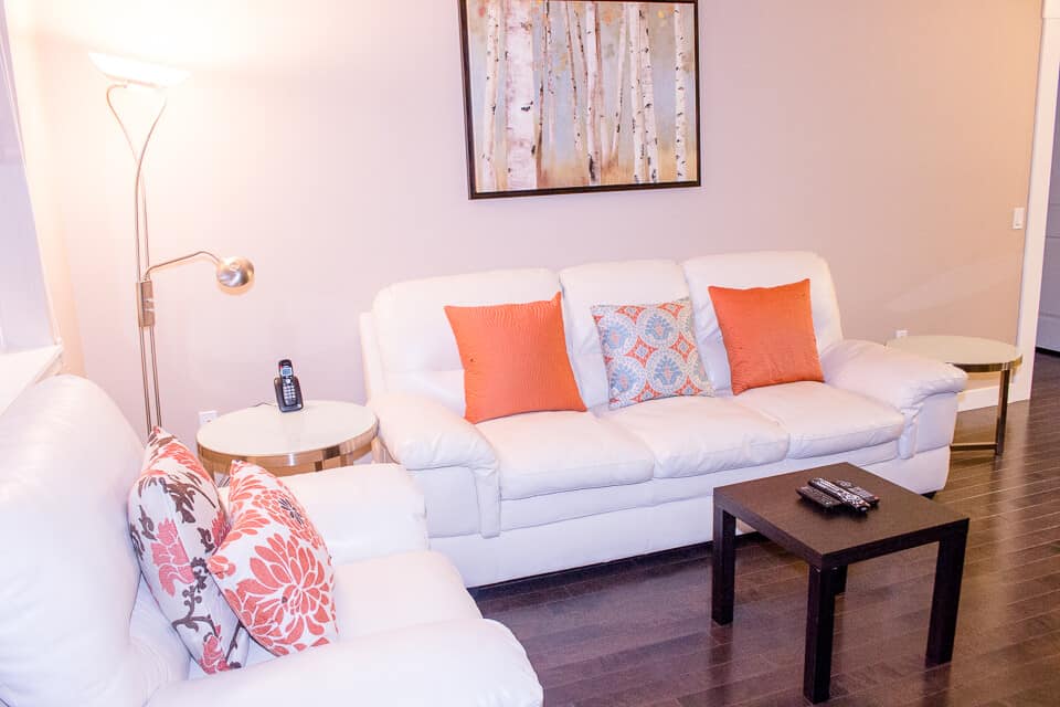 Regina furnished housing - Strathmore Suite 306 - Living Room