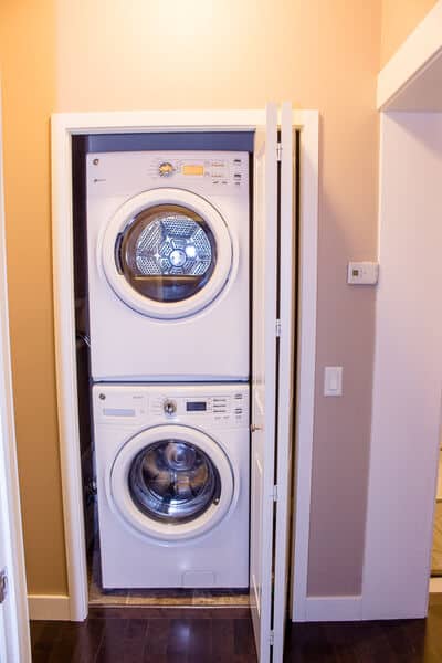 Regina furnished housing - Strathmore Suite 306 - Laundry