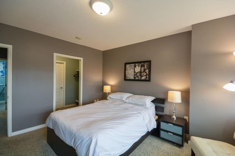 Regina Furnished Housing - TD Penthouse - Bedroom