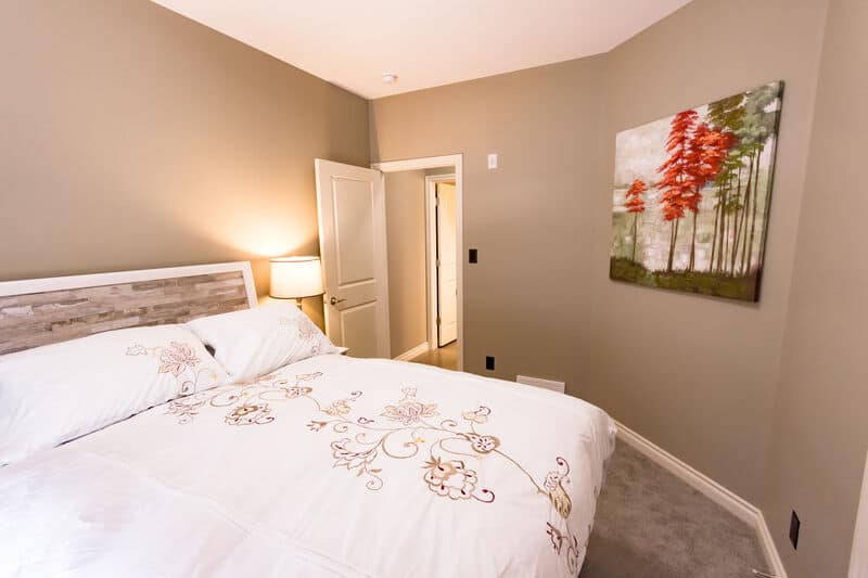 Regina Furnished Housing - Trinity Lane - Bedroom