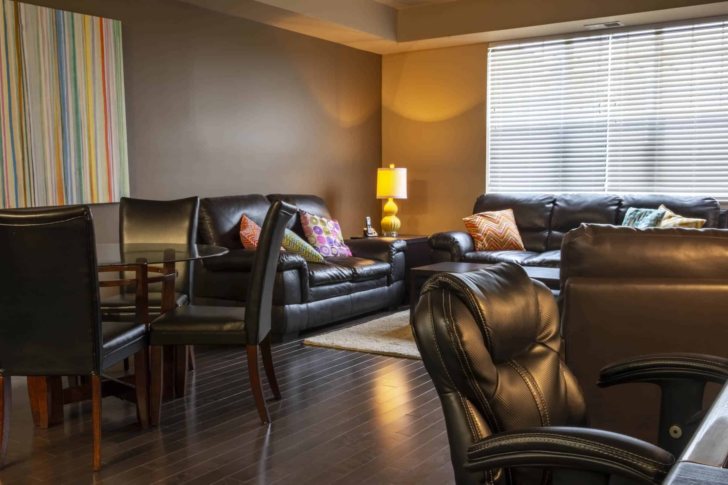 Regina furnished housing - Strathmore Suite 303 - Living Room